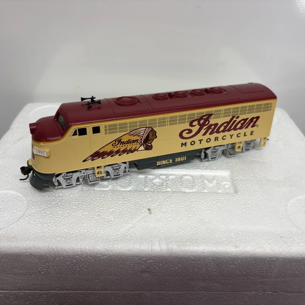 Hawthorne Village Indian Motorcycle Express Diesel Locomotive Train Car HO NEW